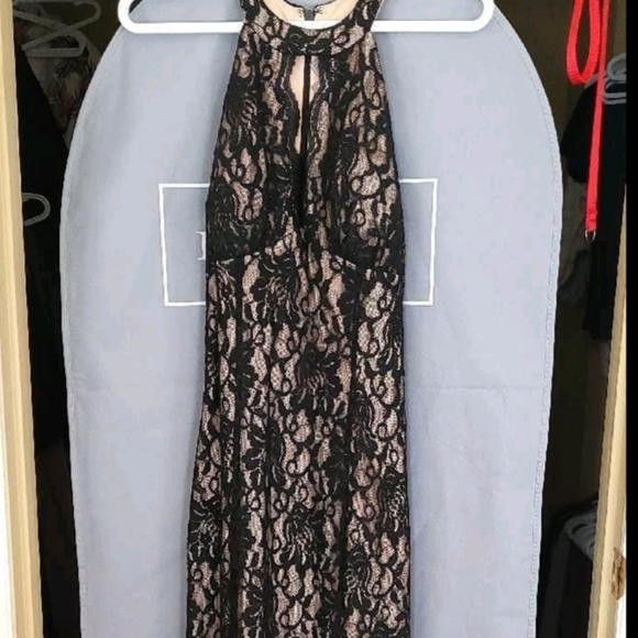 Sexy gown - Picture 4 of 4